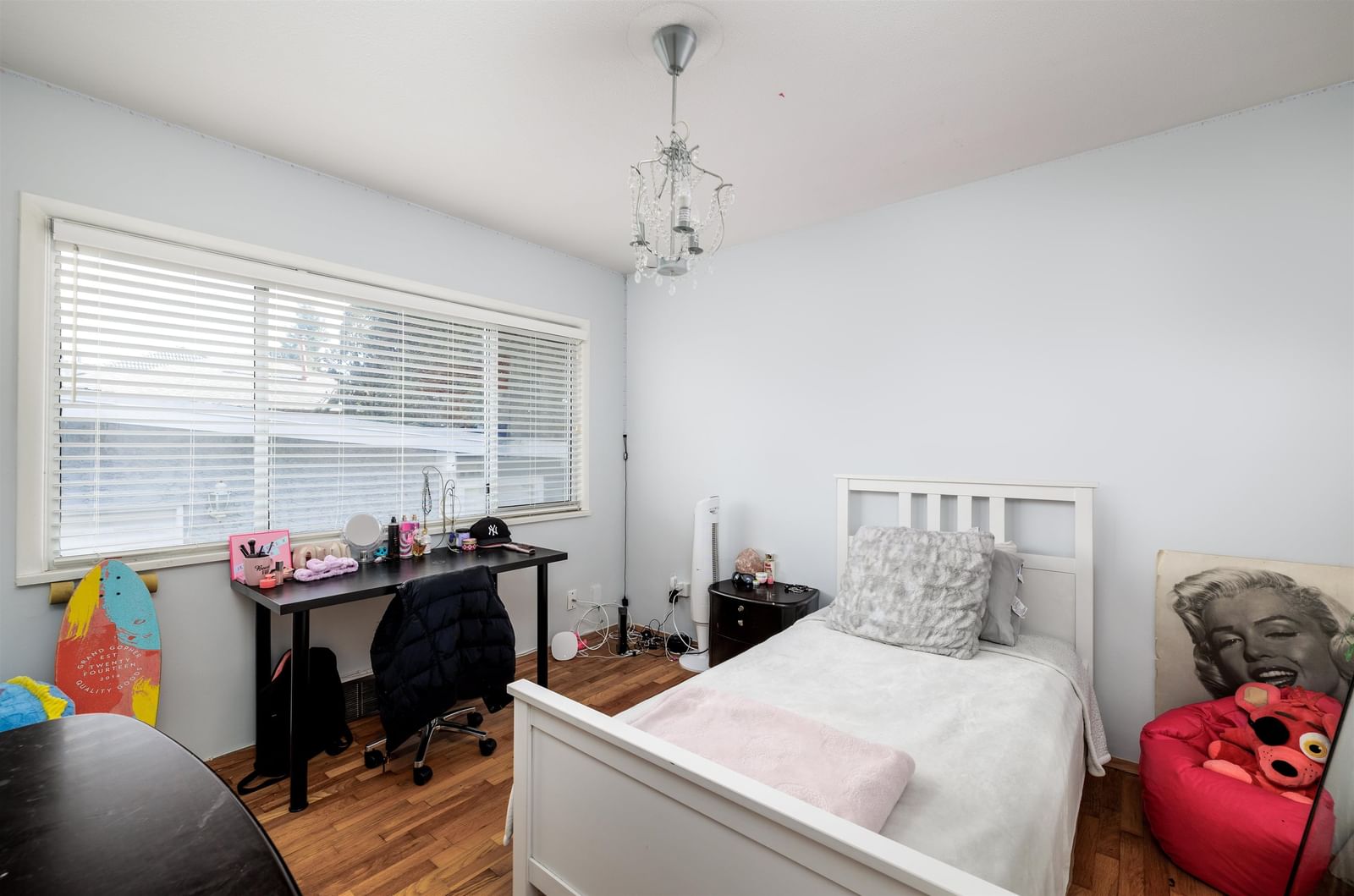 Listing Image 8