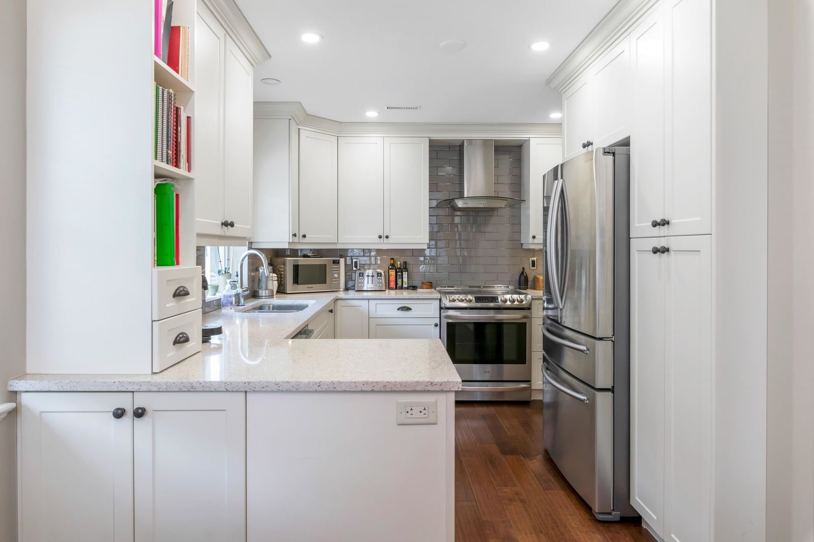 Listing Image 10