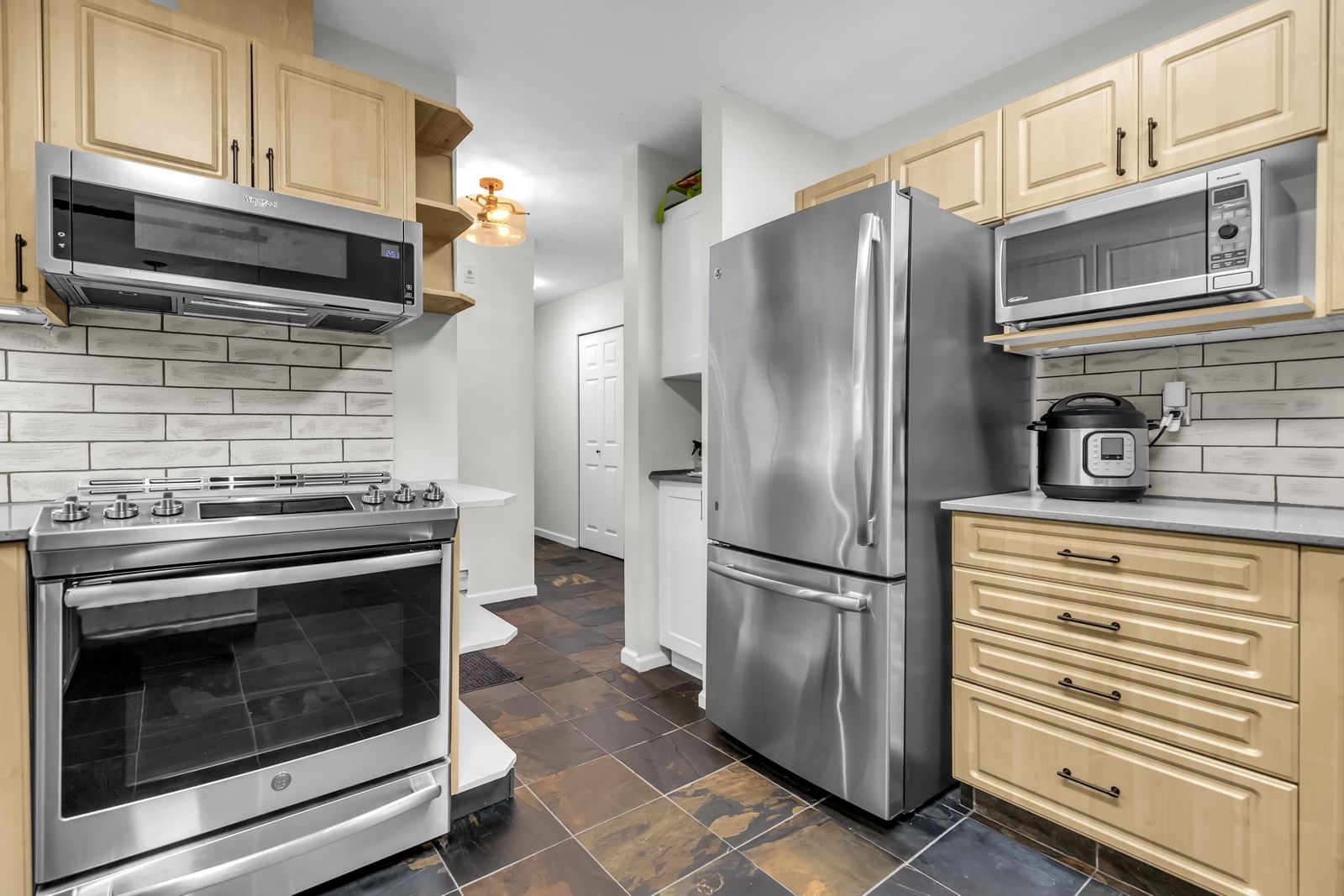 Listing Image 13