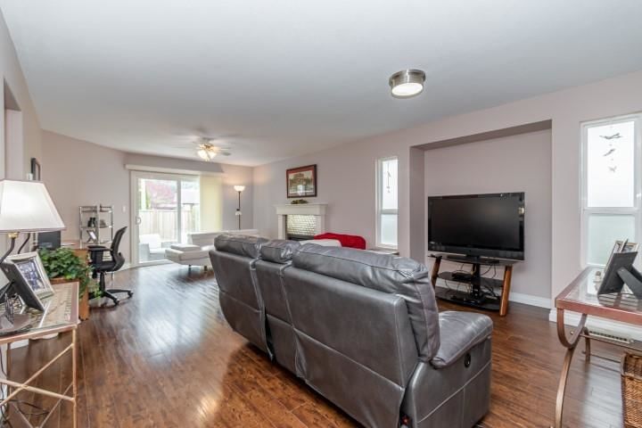 Listing Image 18