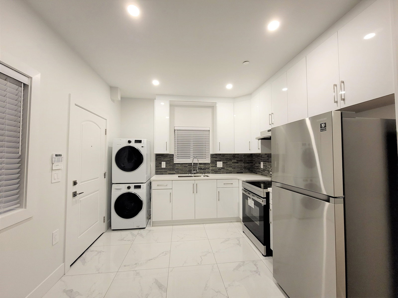 Listing Image 13