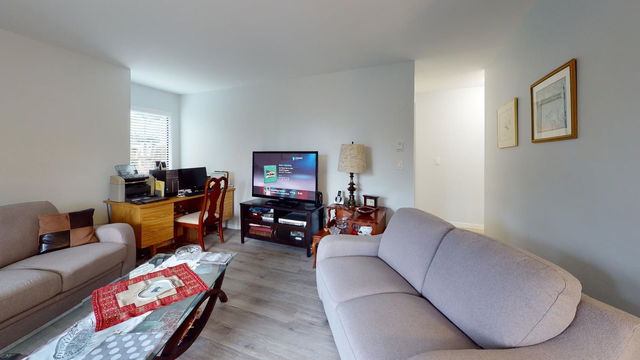 318 - 1740 Southmere Crescent