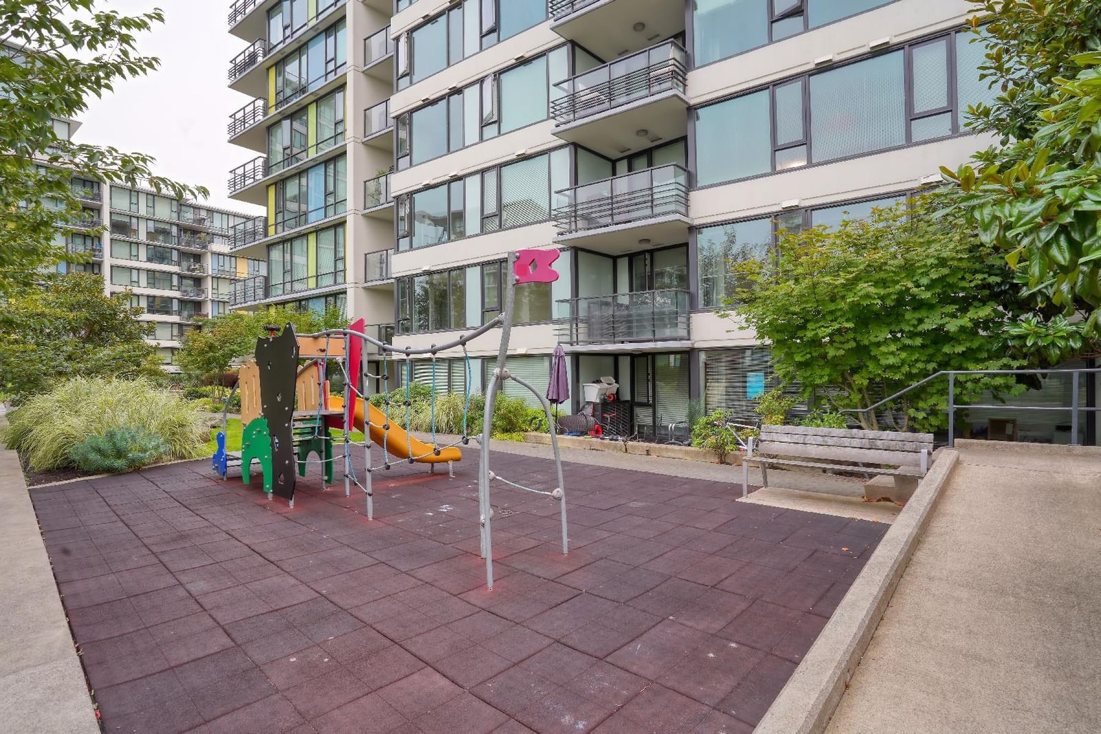 Listing Image 9
