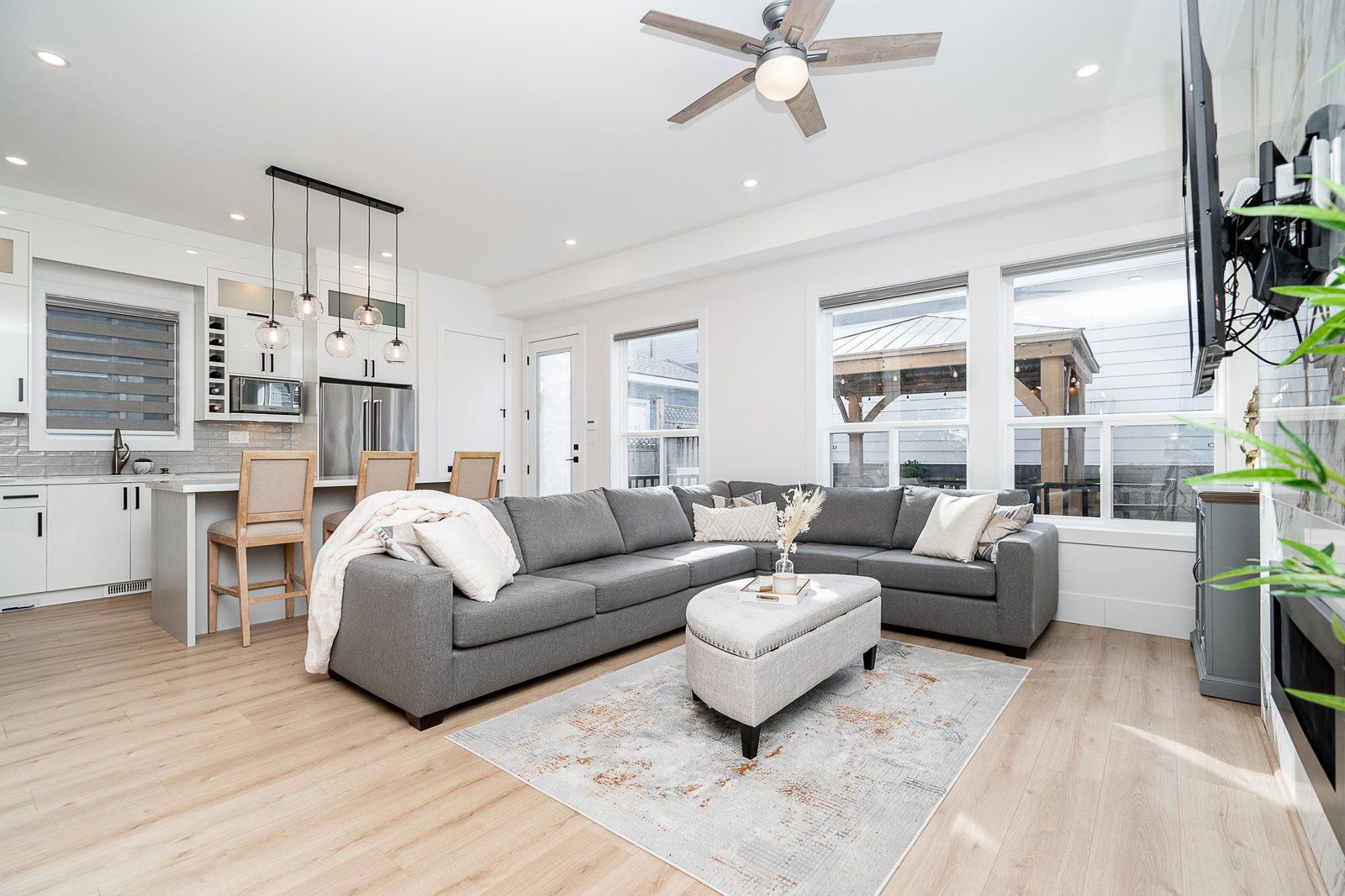 Listing Image 9