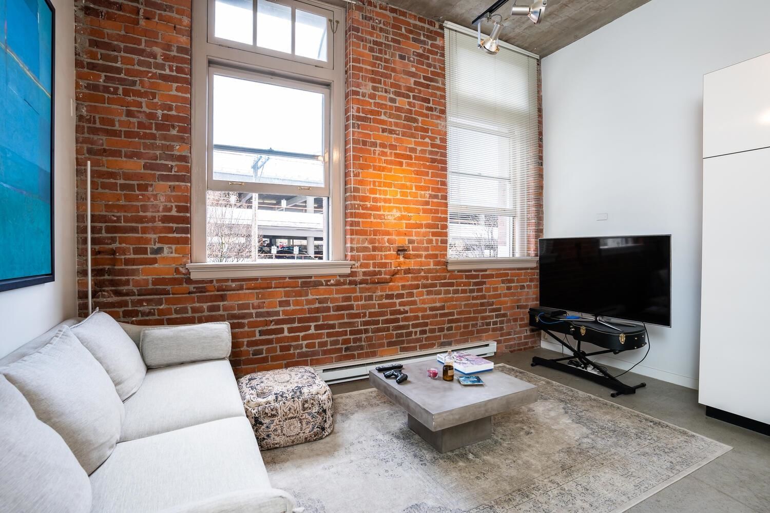 Listing Image 5