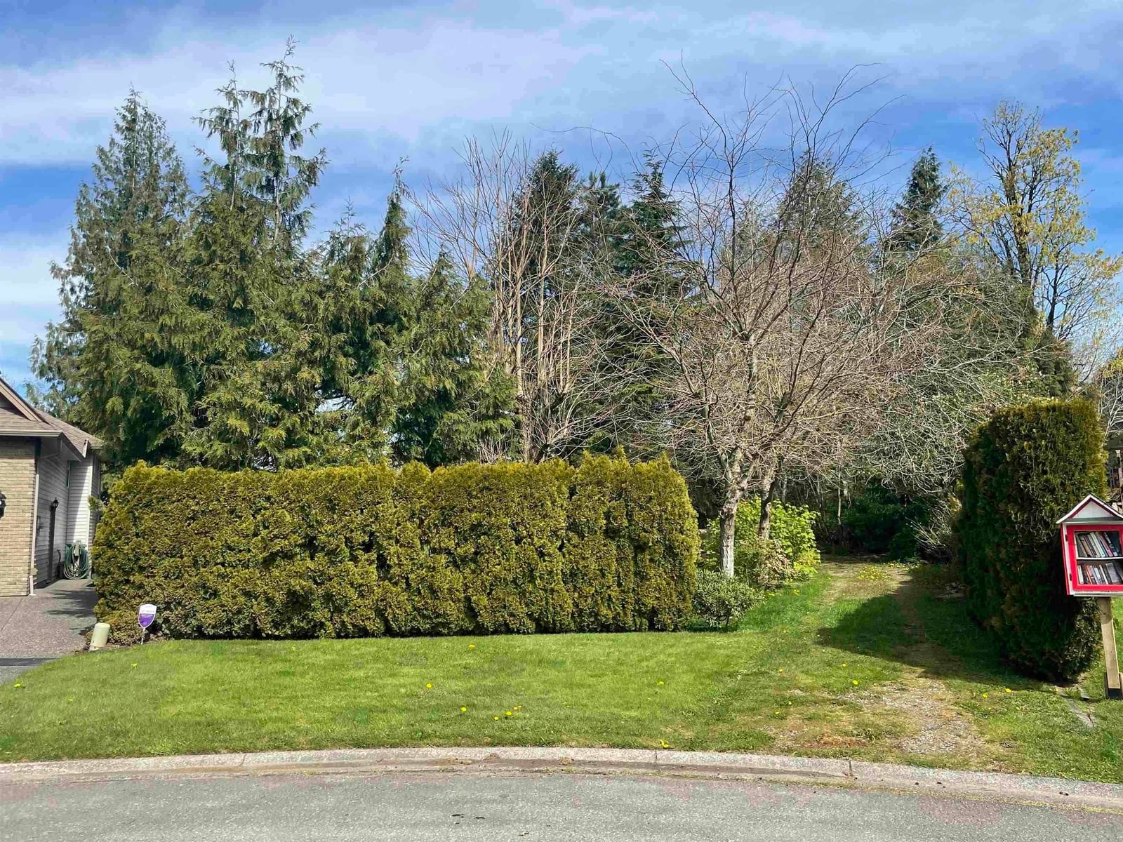 Listing Image 4