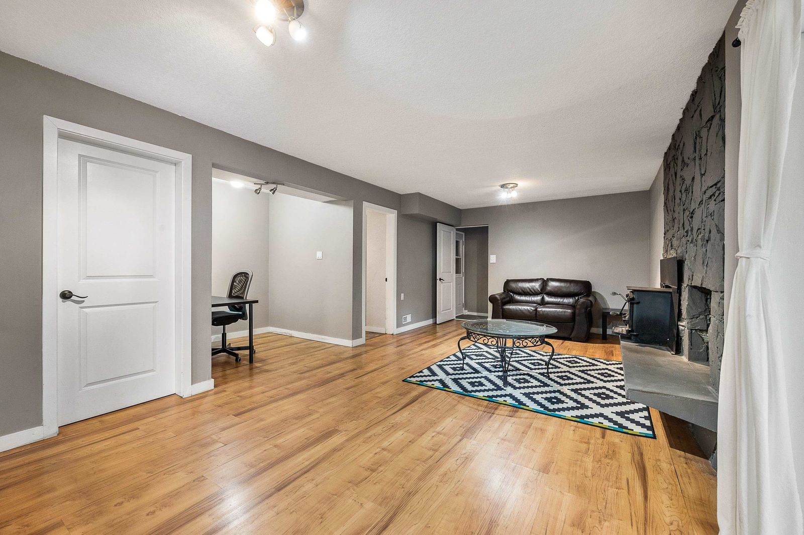 Listing Image 17