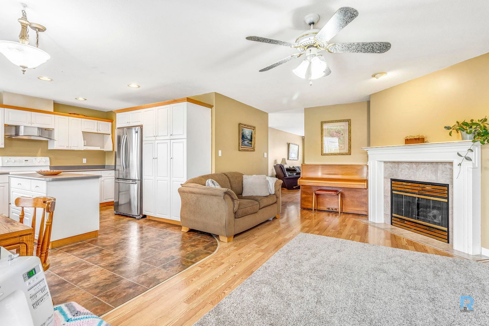Listing Image 15