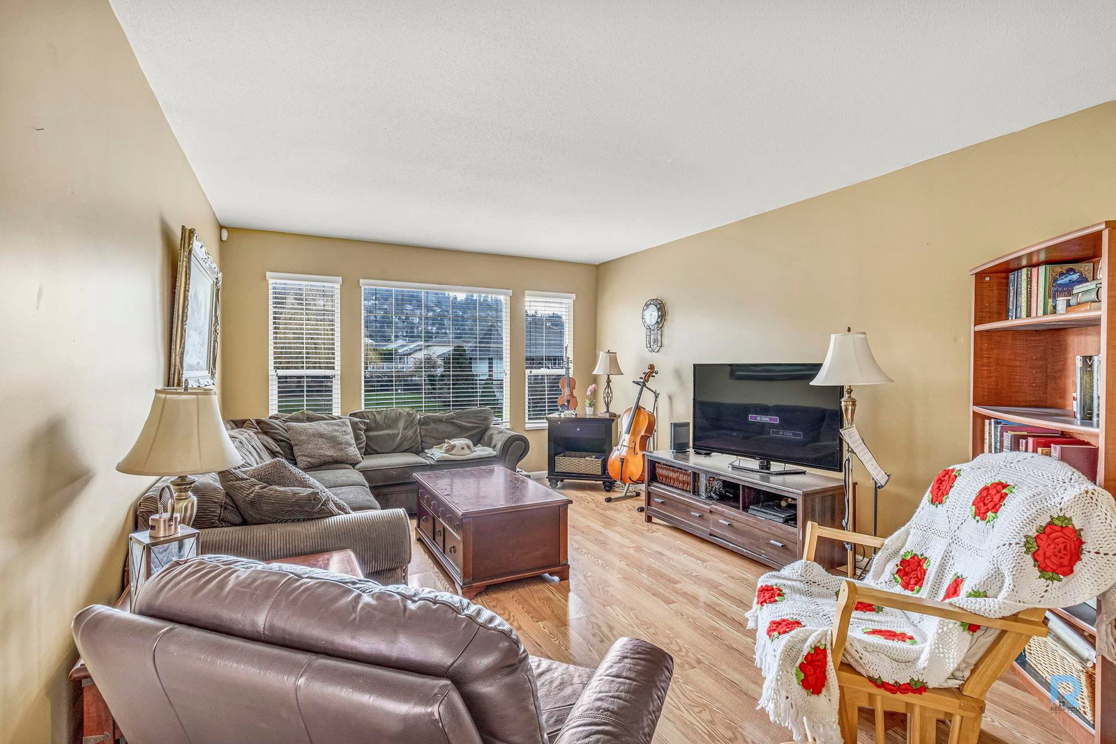 Listing Image 6