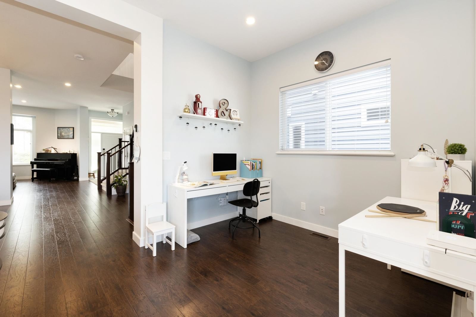 Listing Image 12