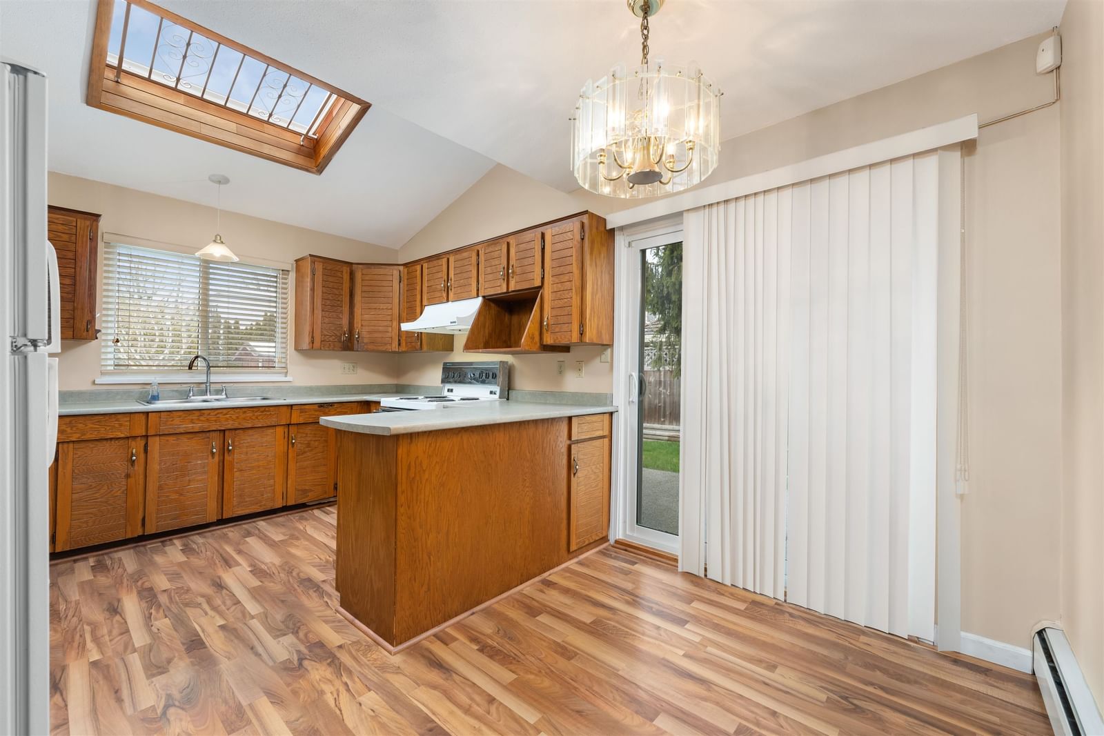 Listing Image 19