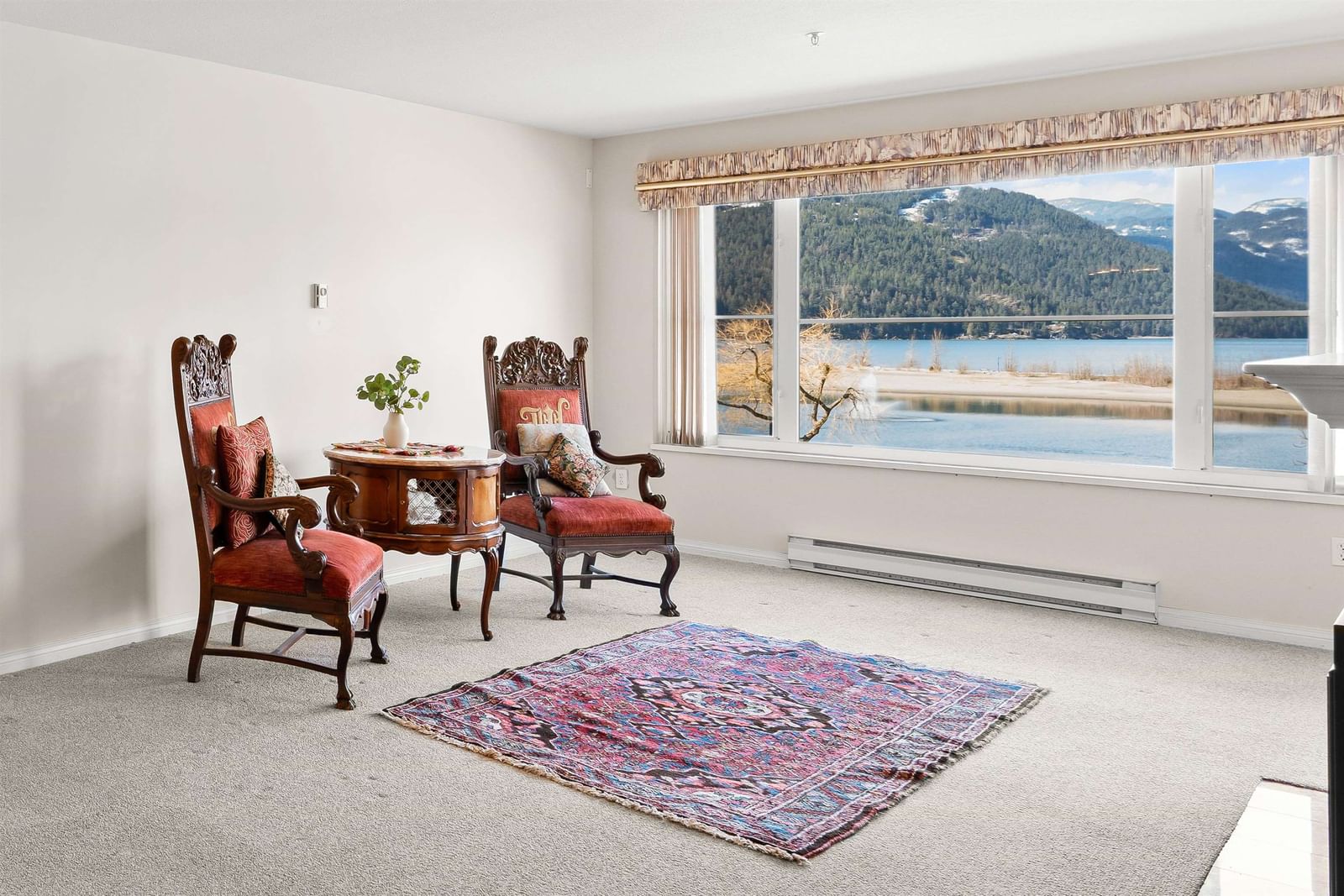 Listing Image 4