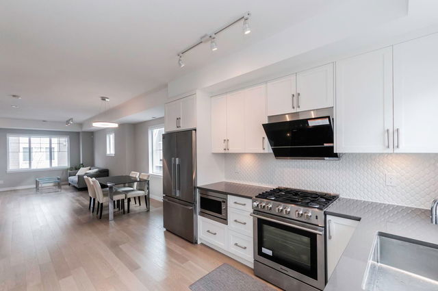 27 - 7180 Lechow Street