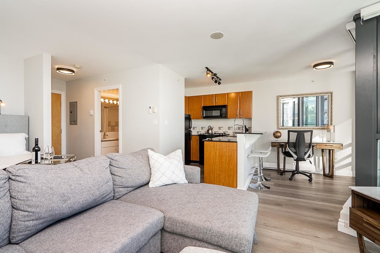 Listing Image 10