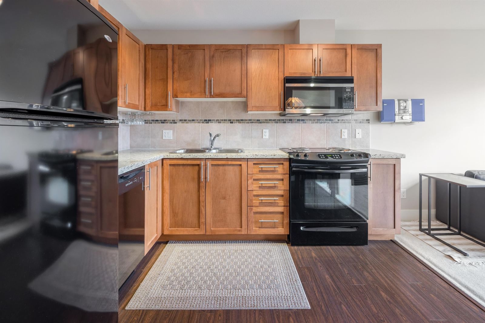 Listing Image 11