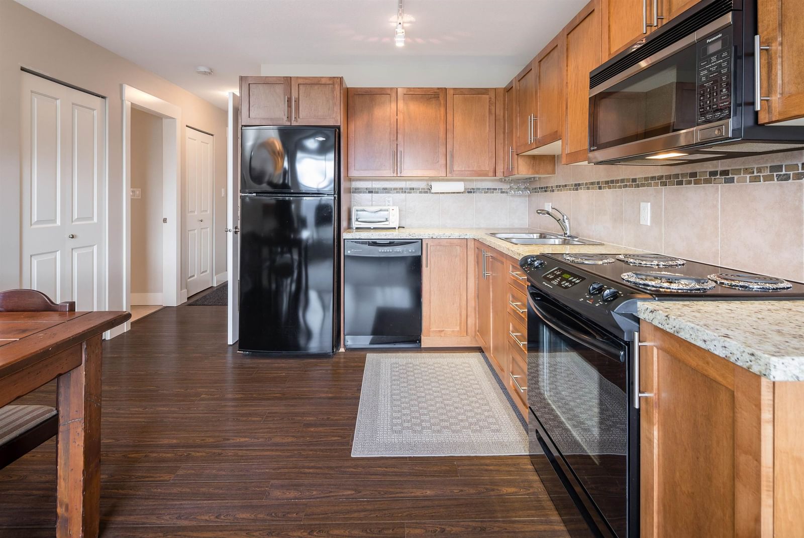 Listing Image 12
