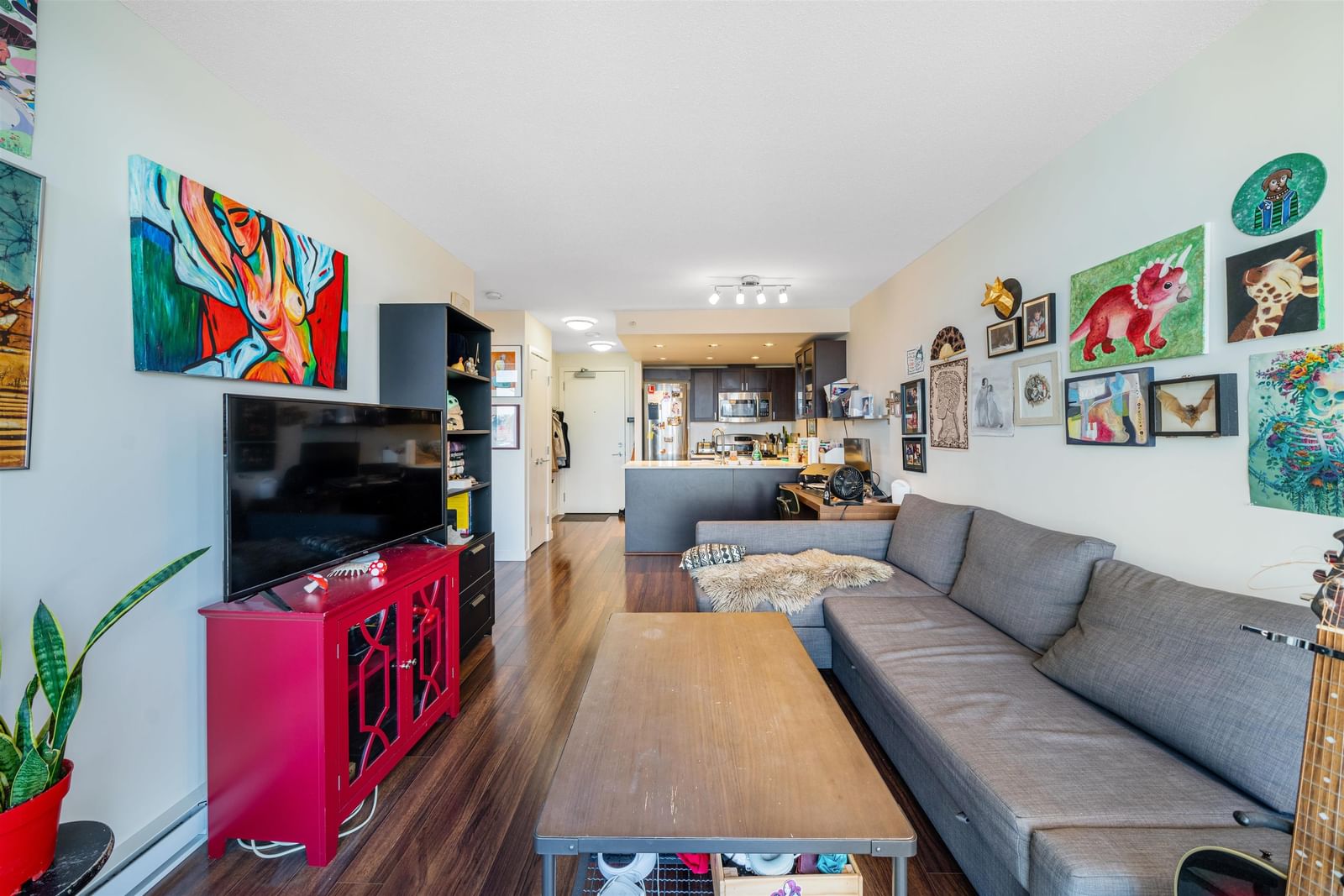 Listing Image 10