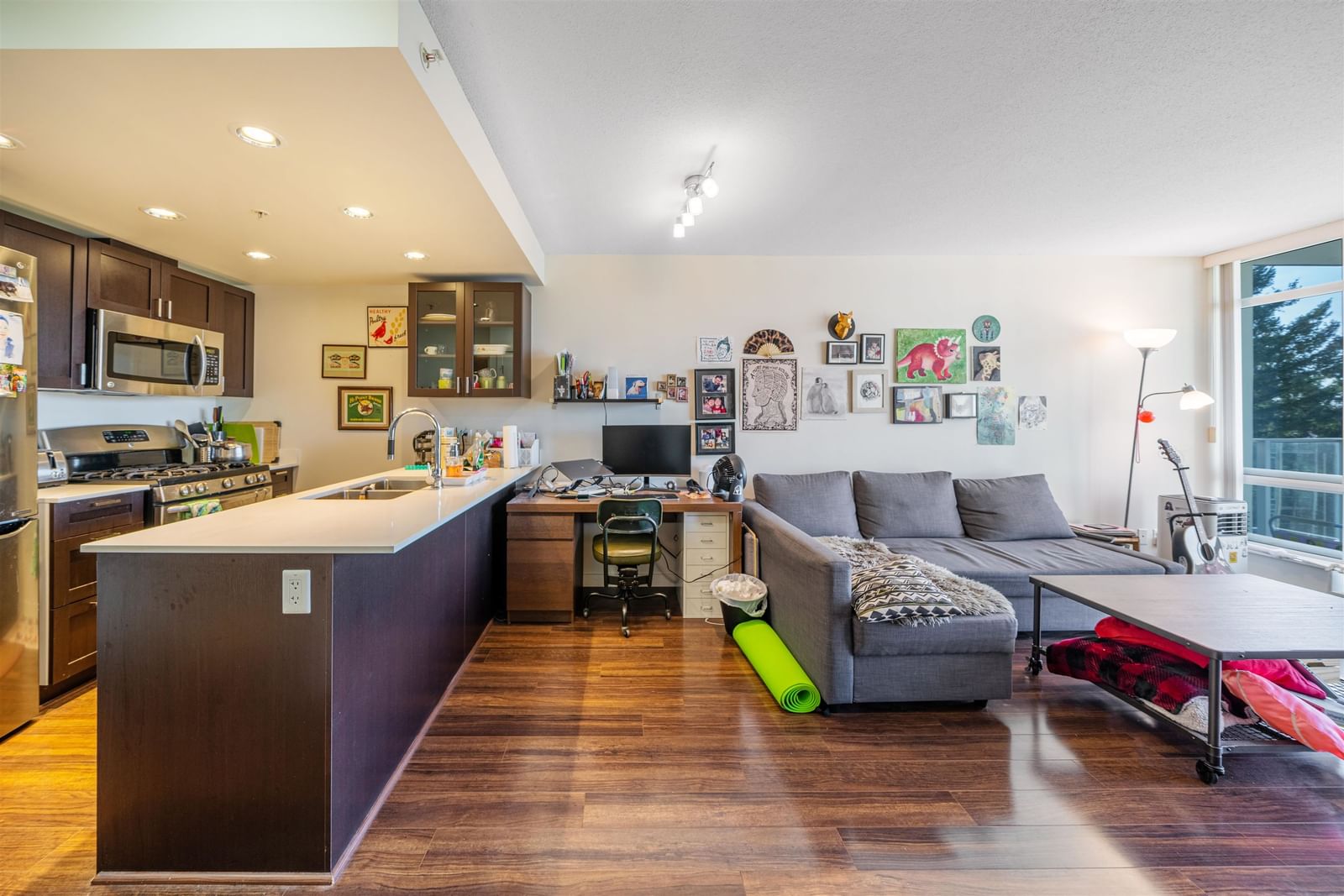 Listing Image 11