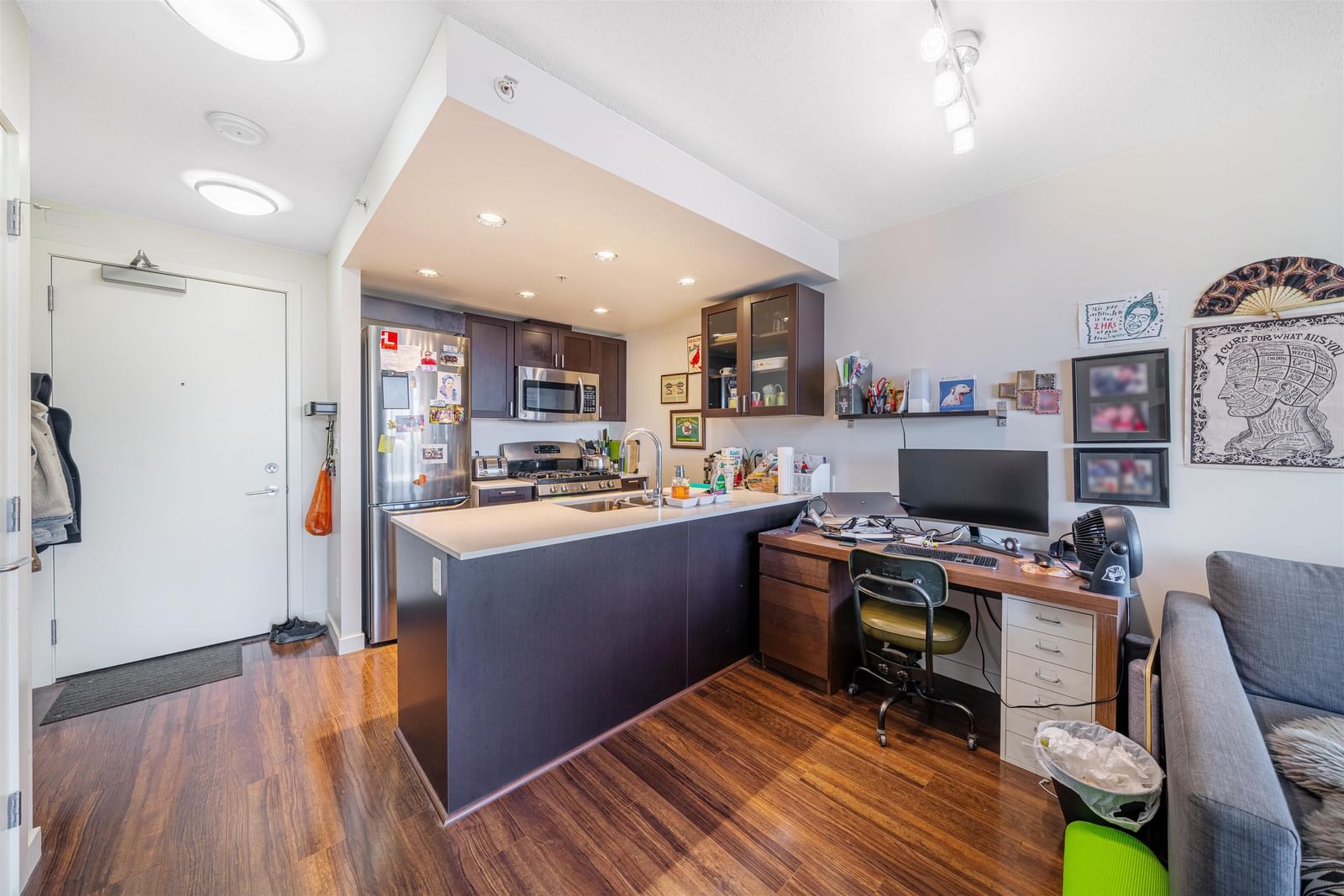 Listing Image 12