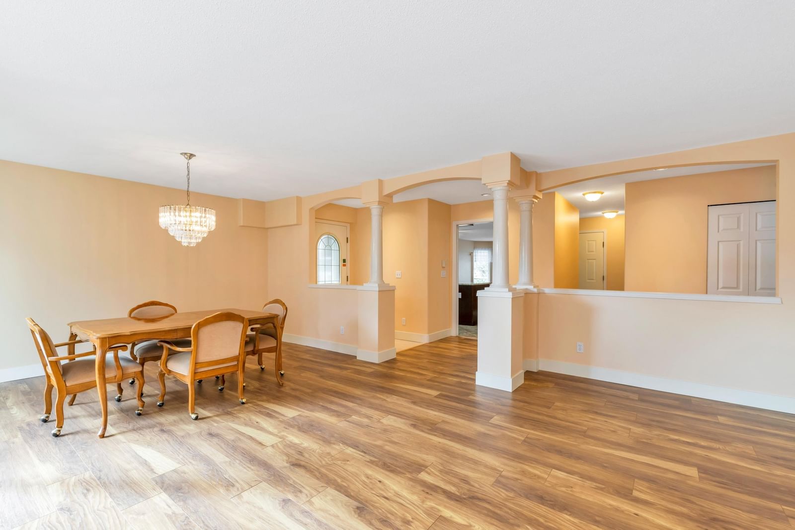 Listing Image 5