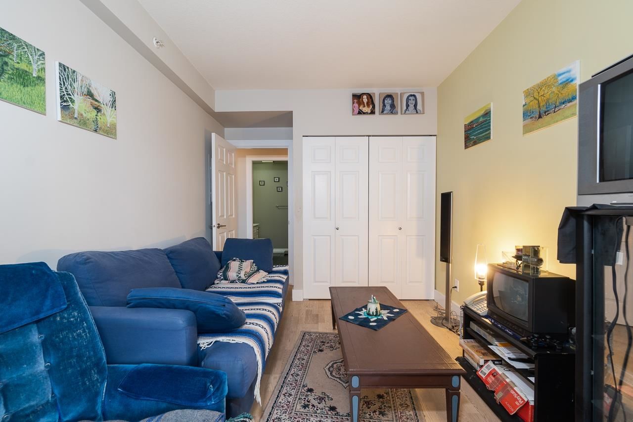 Listing Image 16