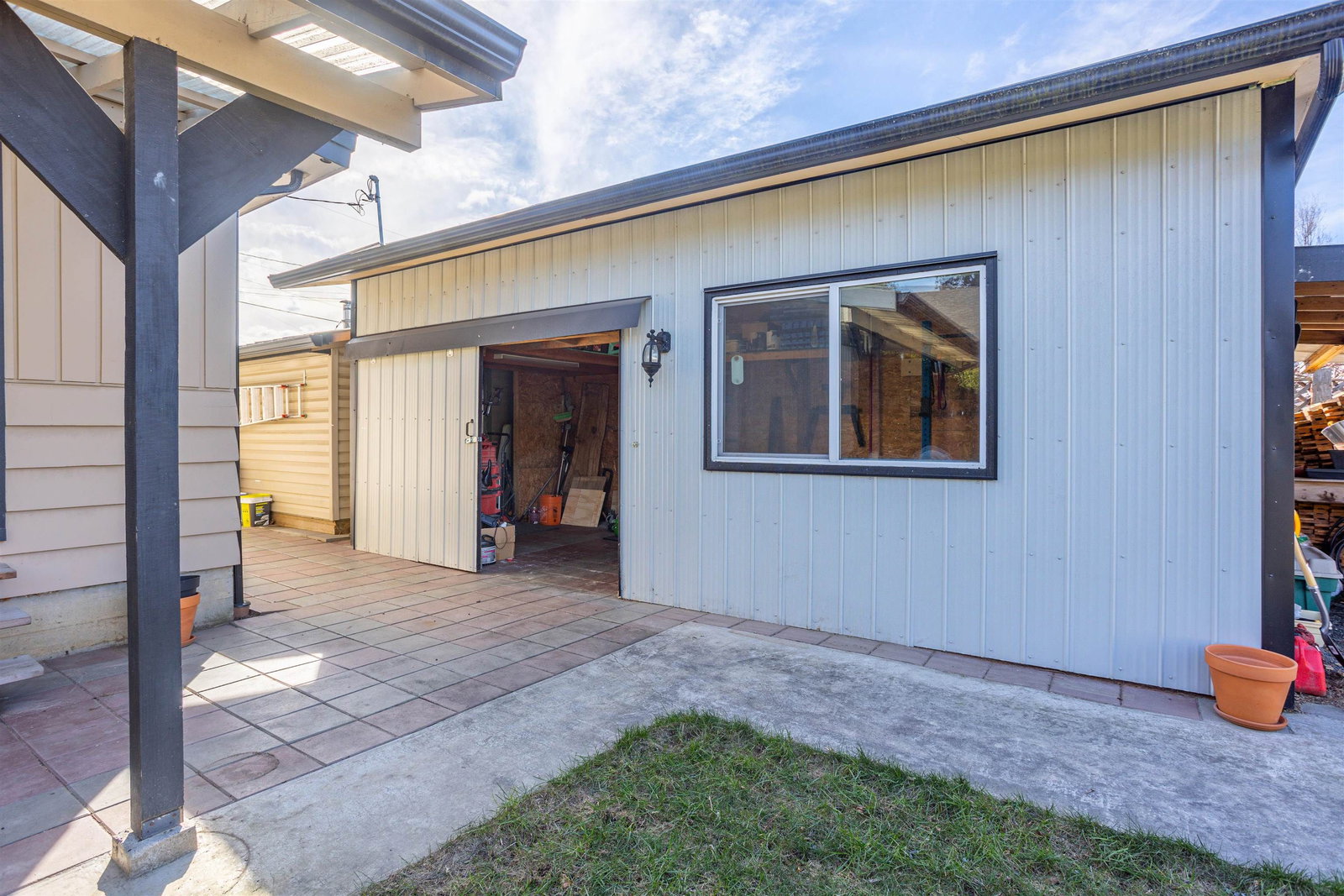 Listing Image 6