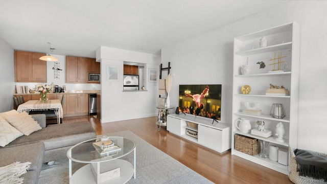 330 - 340 3rd Street
