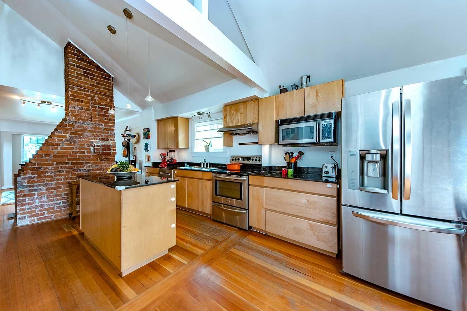 Listing Image 10