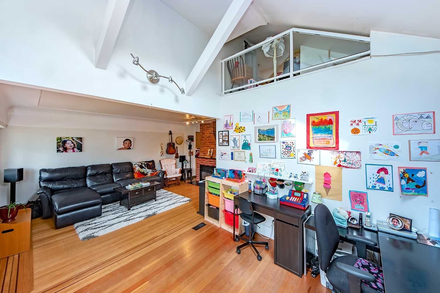 Listing Image 8