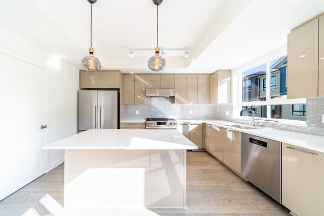 25 - 10233 River Drive