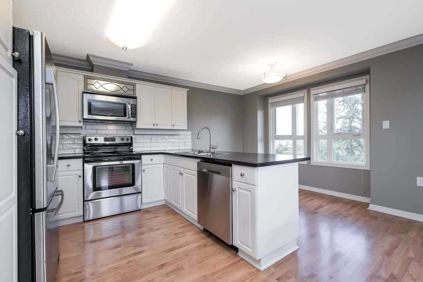 Listing Image 13