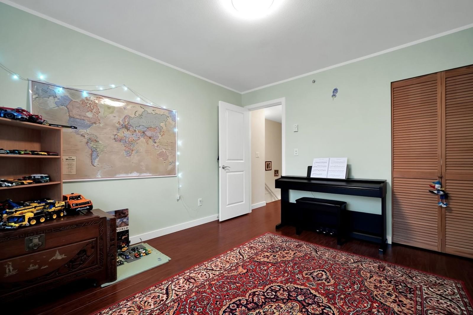 Listing Image 15