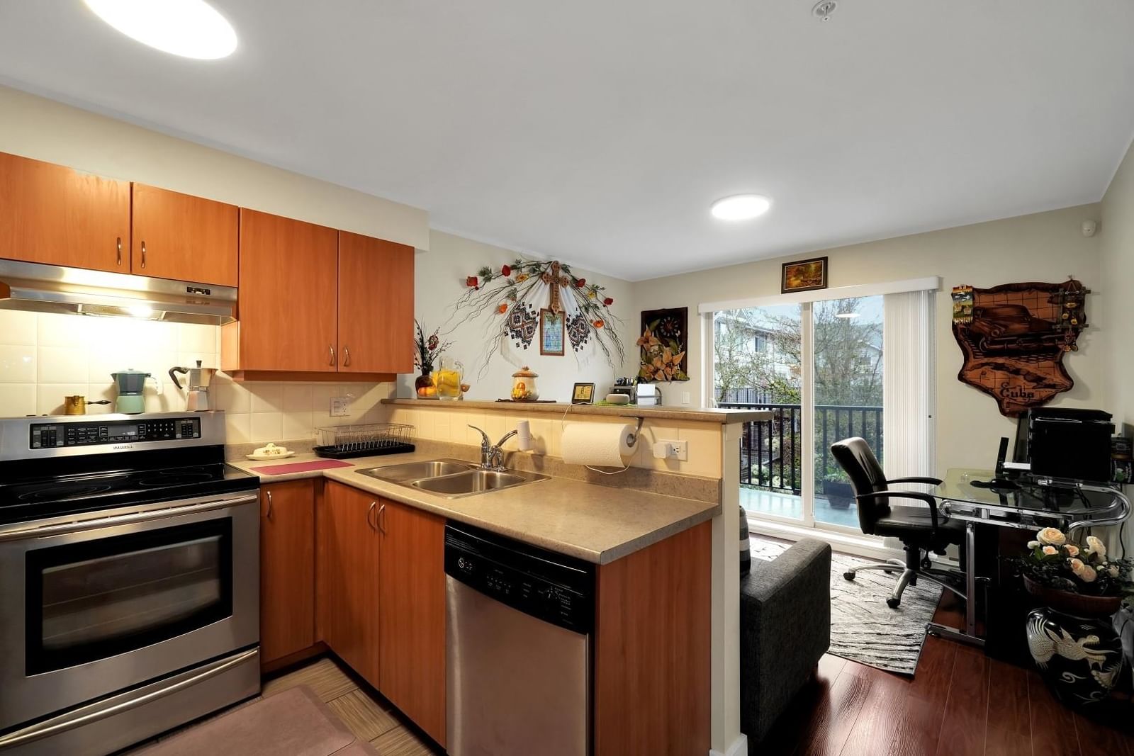 Listing Image 8