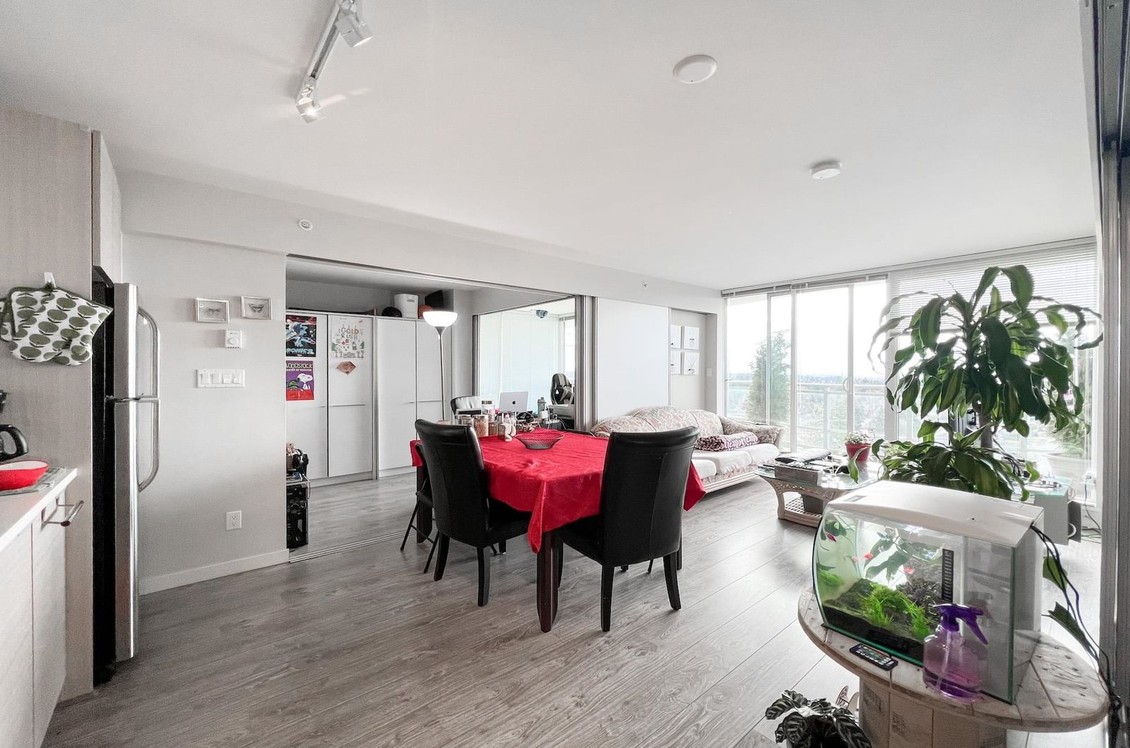 Listing Image 9