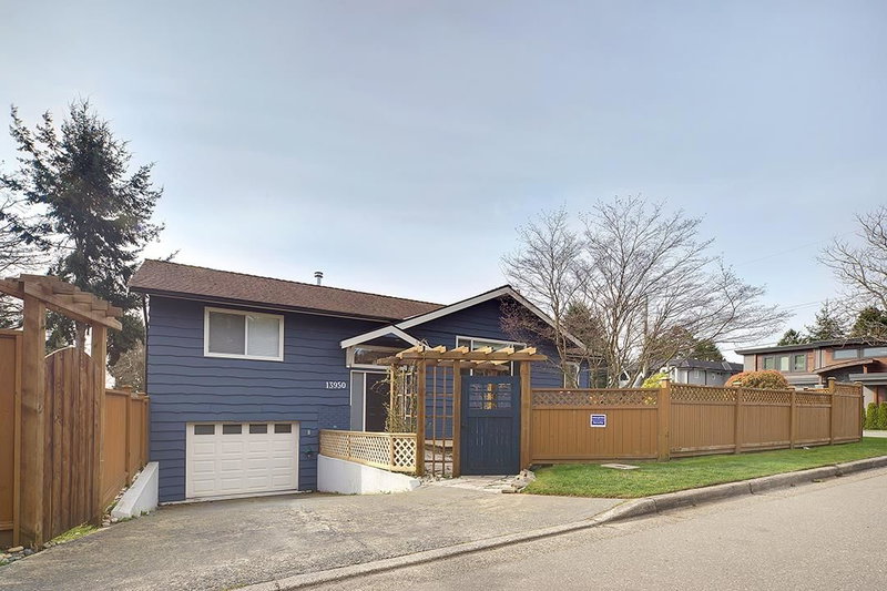 13950 Blackburn Avenue, White Rock, V4B 2Z5 | Image 3
