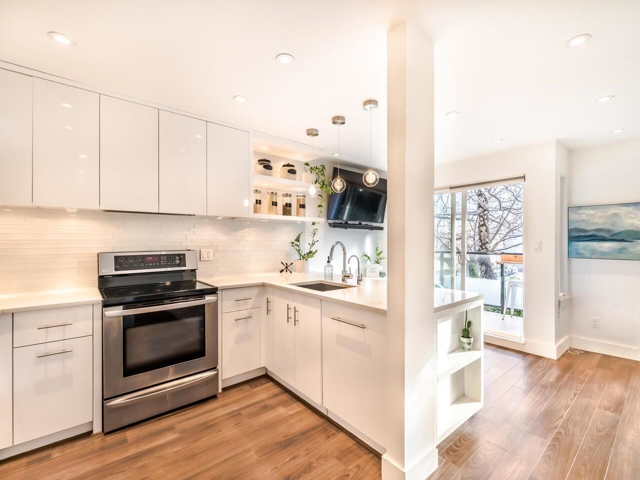 Listing Image 12