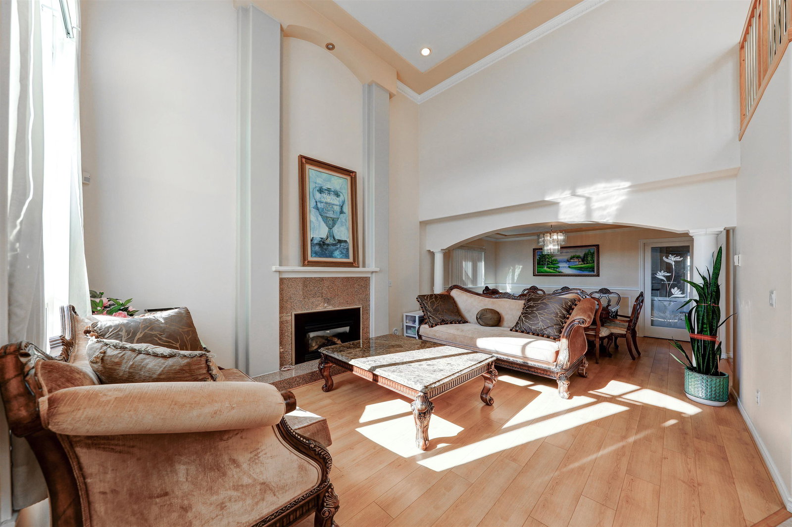 Listing Image 5