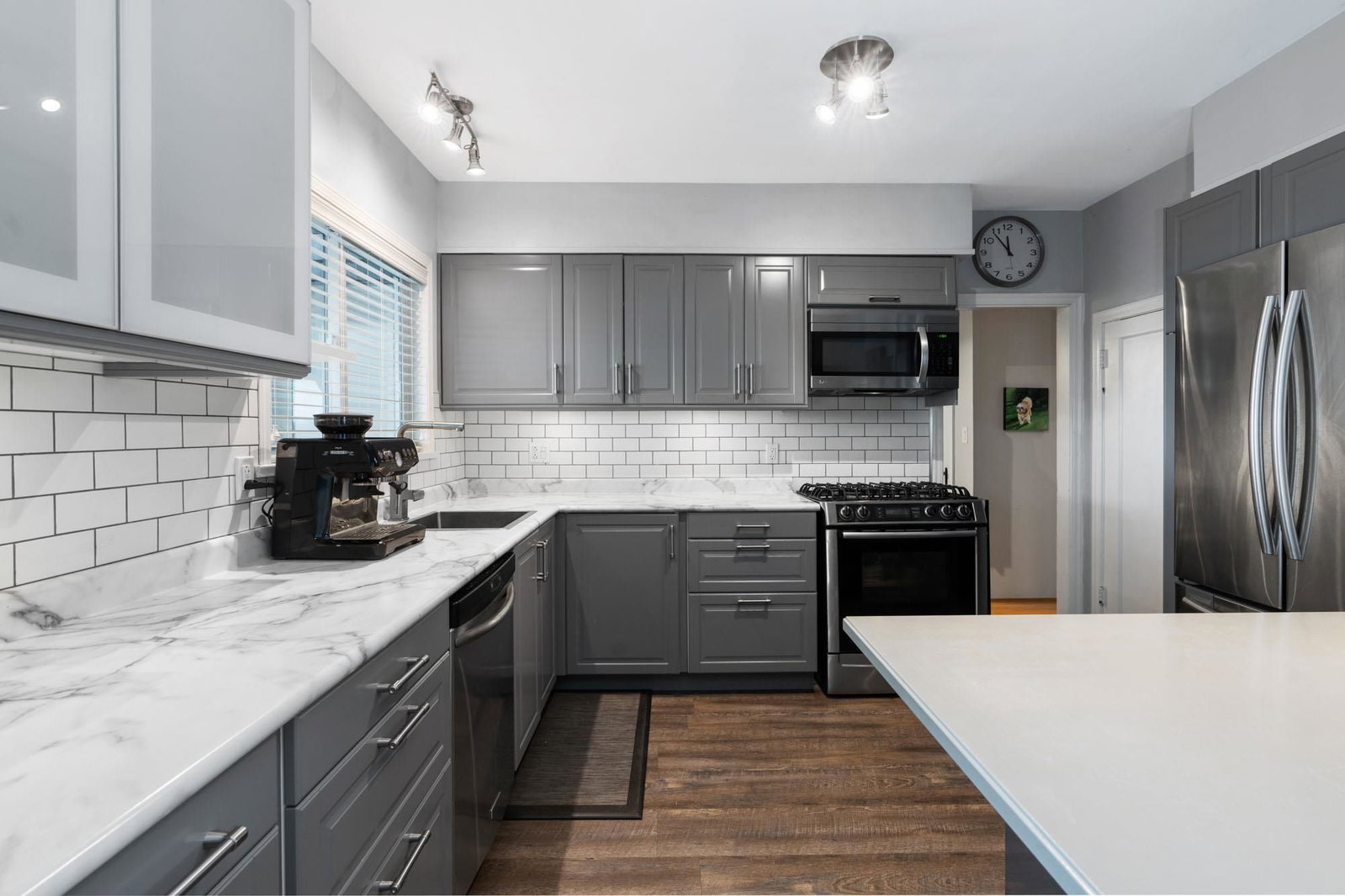 Listing Image 13