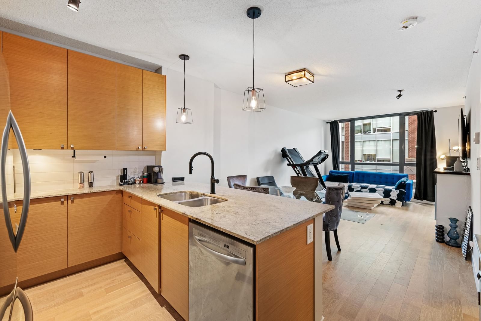 Listing Image 16