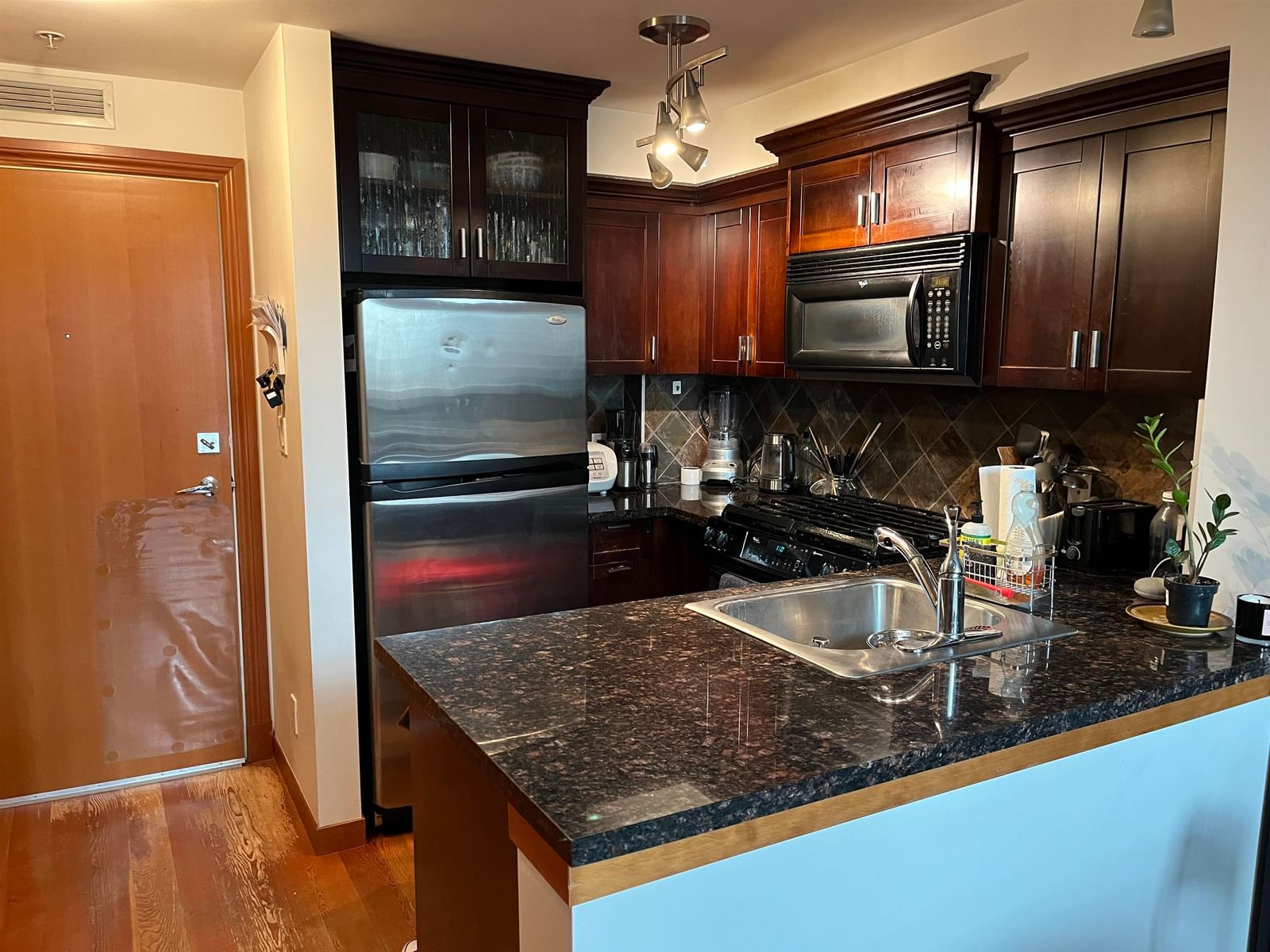 Listing Image 3