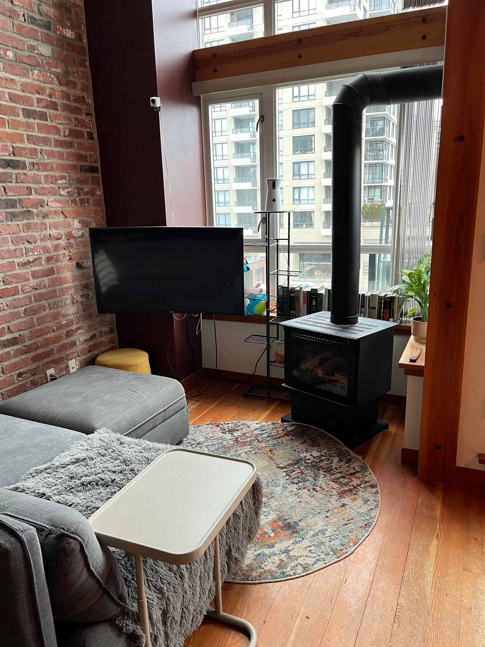 Listing Image 5