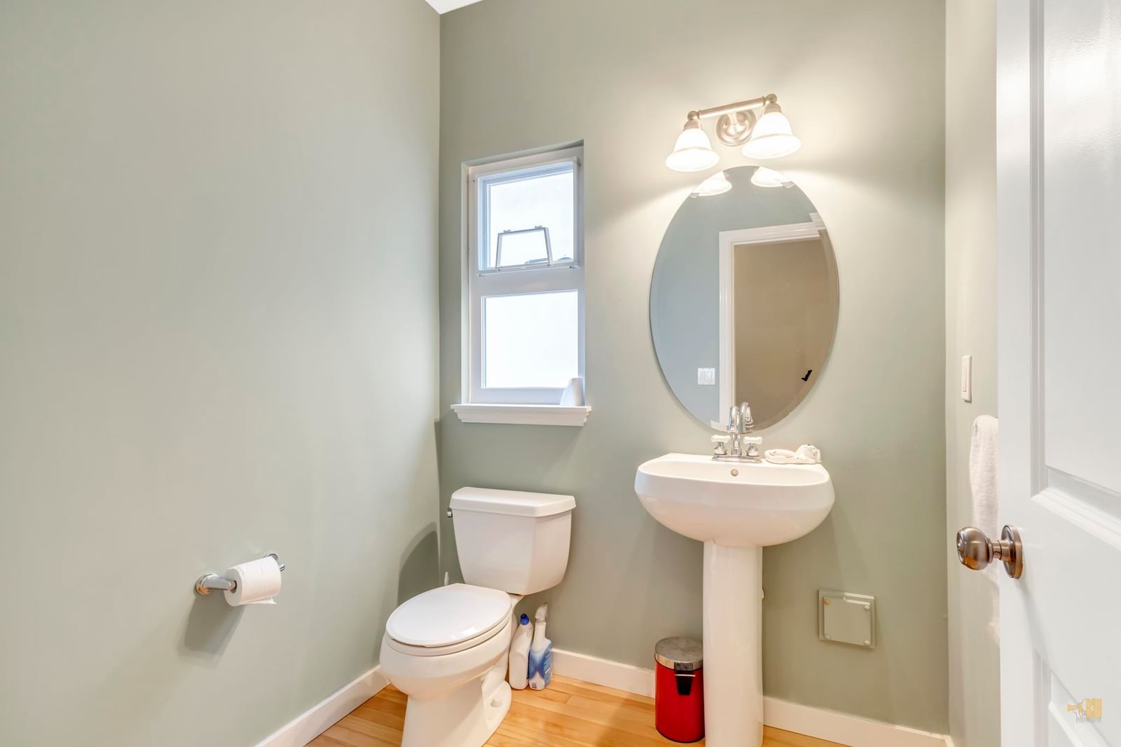 Listing Image 9