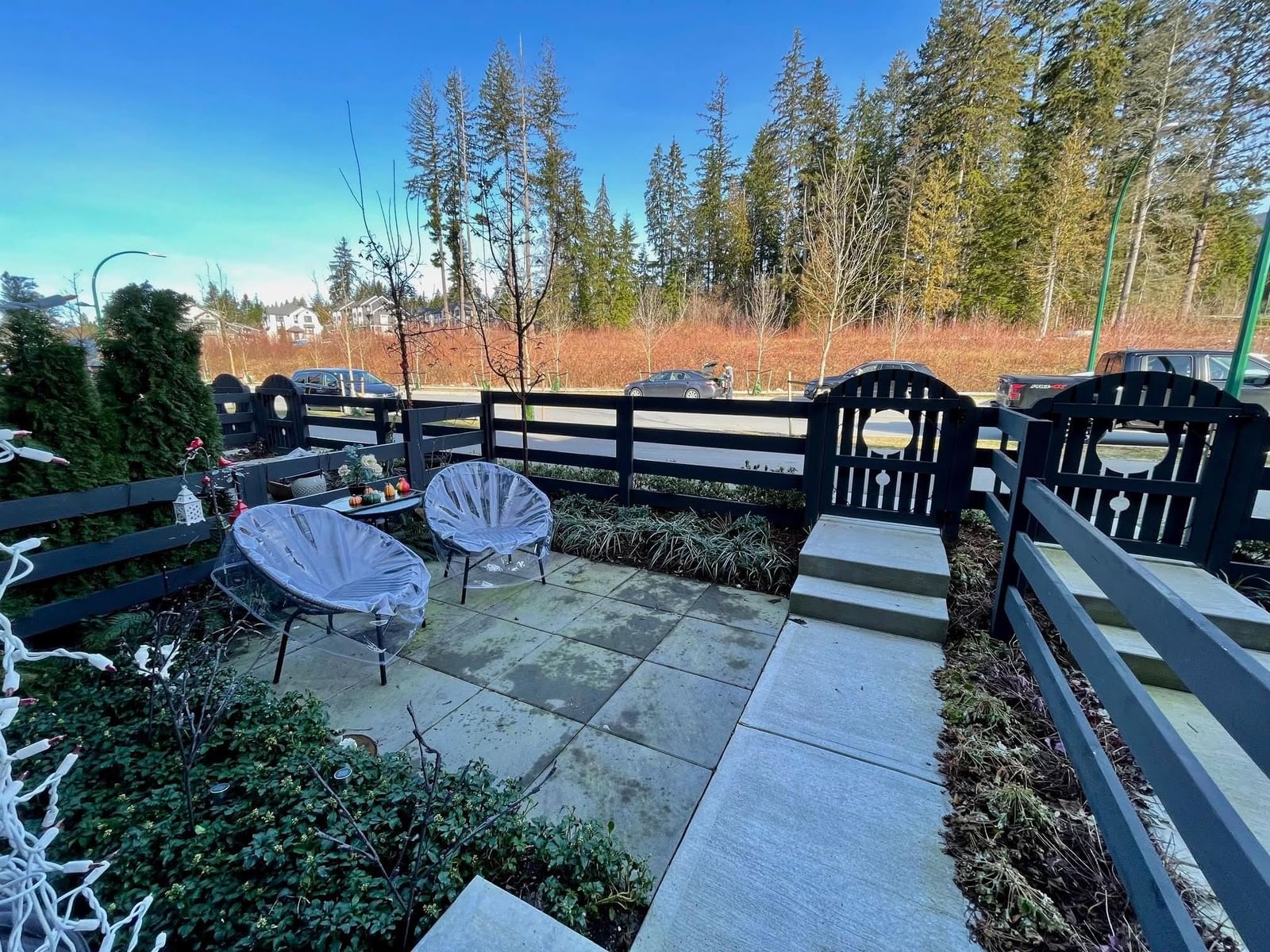 Listing Image 4
