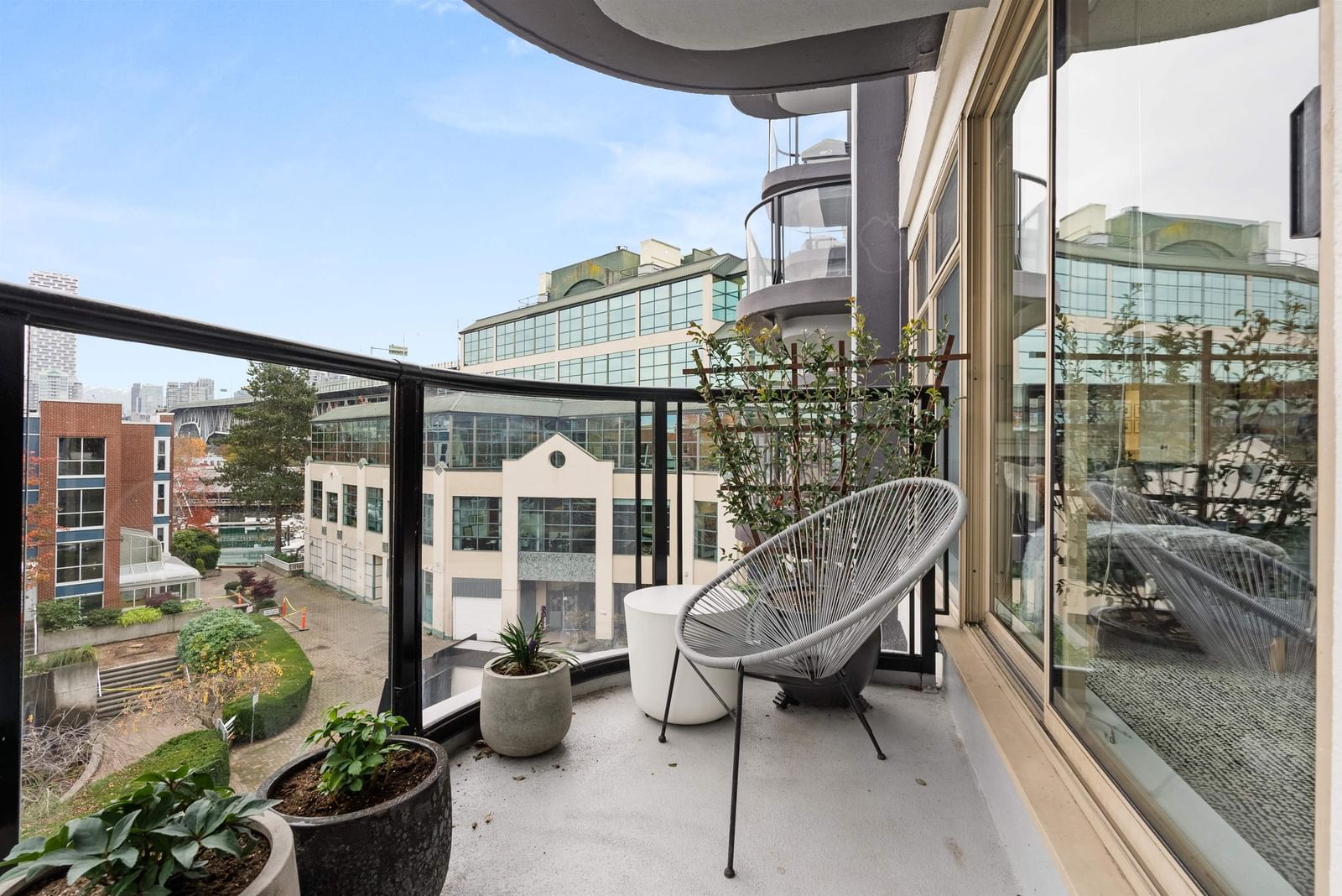 Listing Image 9