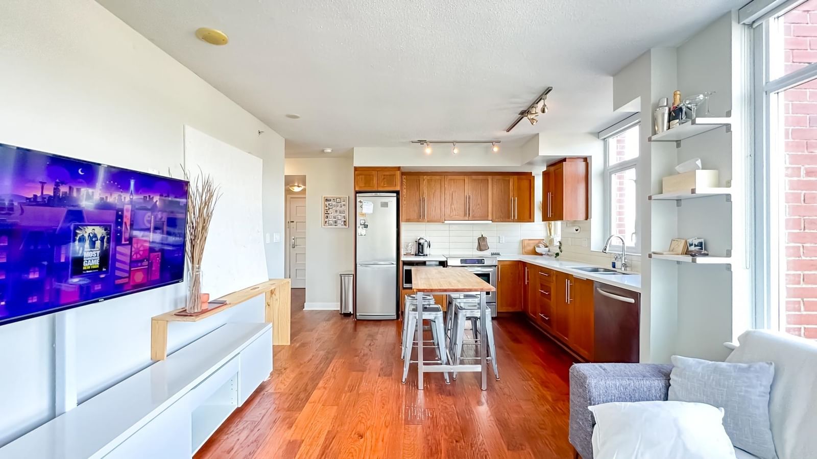 Listing Image 10