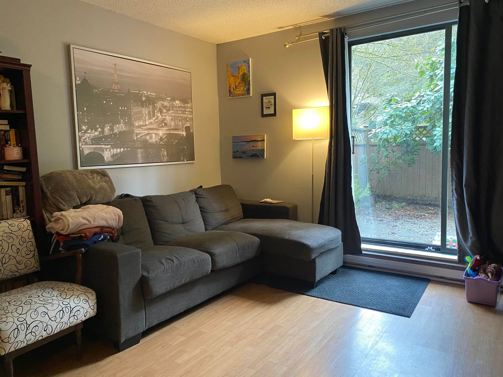 Listing Image 9
