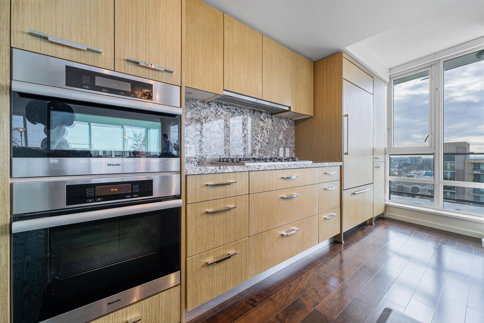 Listing Image 13