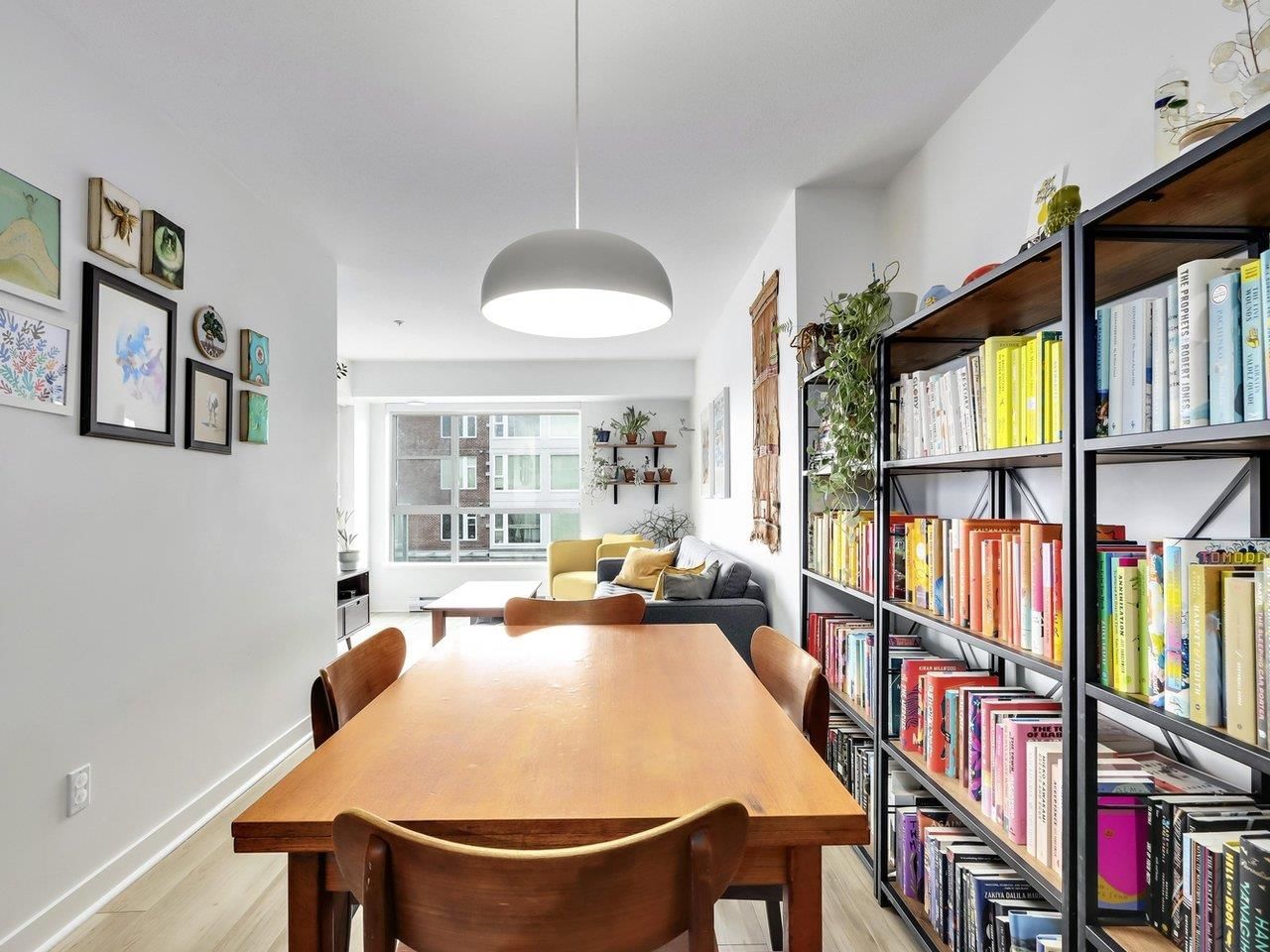 Listing Image 12