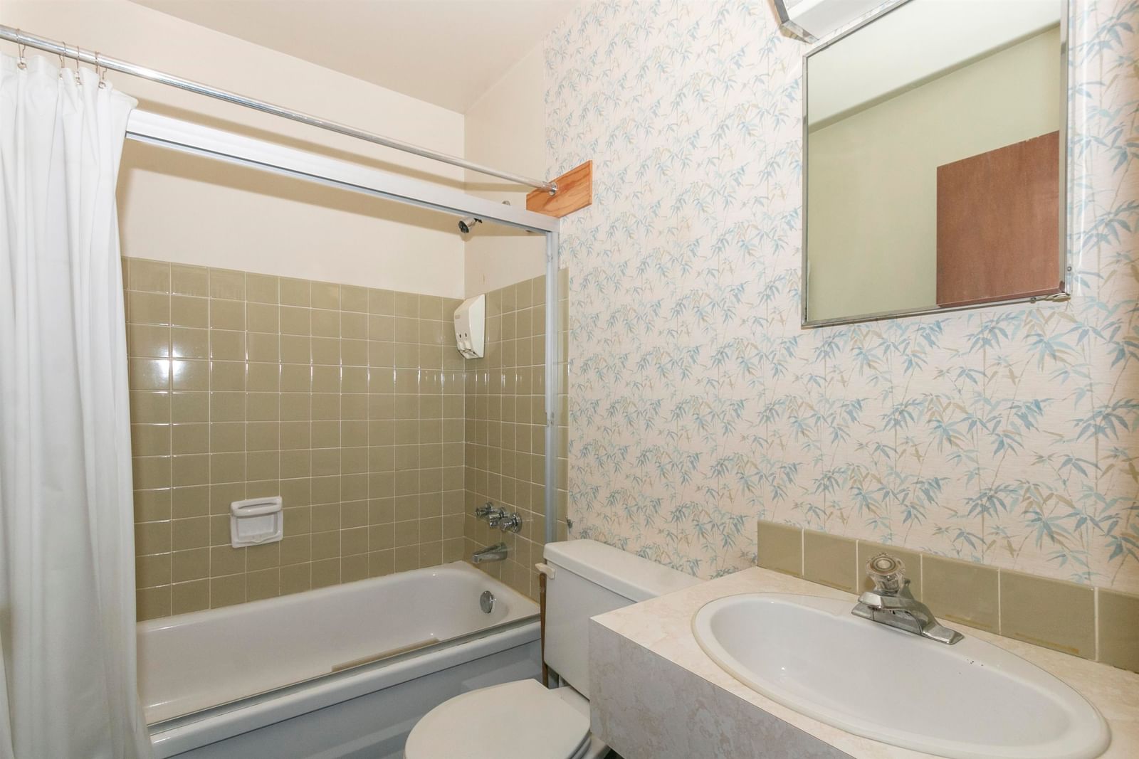 Listing Image 20
