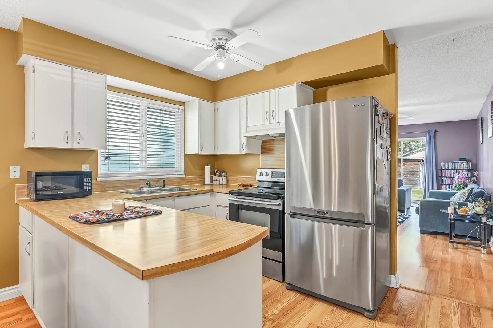 Listing Image 9